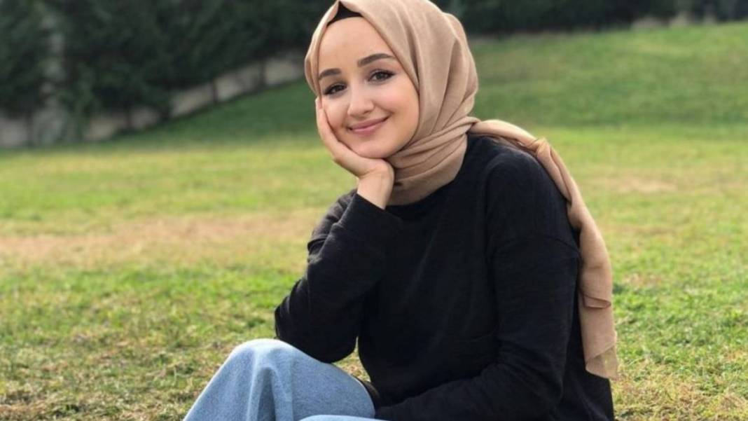 Kırgın Çiçekler'in Songül'ü Gökçe Akyıldız'ın kız kardeşine olan benzerliğine inanamayacaksınız! İkisini ayırt etmek çok zor... 5